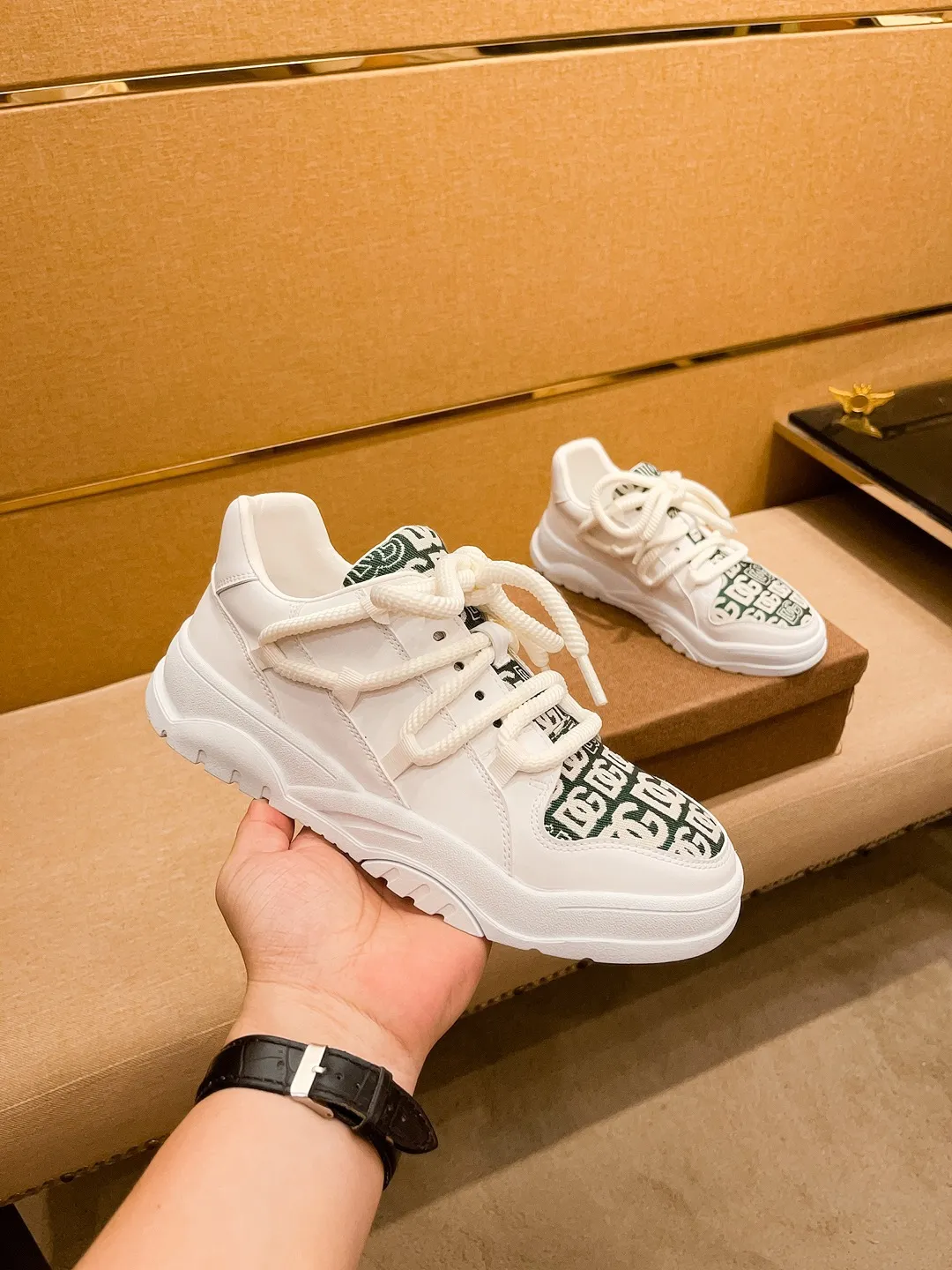 Men's shoes💰 400💰【DG】🔥High-end brand of men's shoes official website 1:1 latest masterpiece: the upper is made of Italian imported first-layer cowhide with a comfortable and breathable lining➕original non-slip and wear-resistant outsole🔥, making walking more convenient and comfortable! An exclusive new model, a stunning work, a beautiful 1:1 replica [color] compared to the official quality! Create a fashionable personality to set off your uniqueness! A must-have for trendy men! Classic🔥Size: 38-44 Color: 🔥 2⃣️ colors available🔥